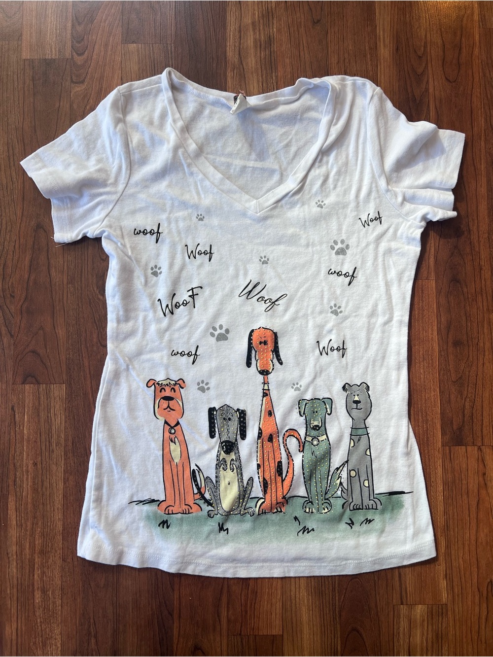 Dog Graphic Rhinestone V Neck Tee Made in USA 100% Cotton White Small